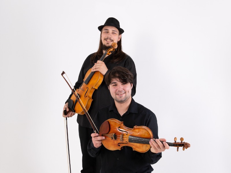 поздравление от Струнный дуэт 1+1