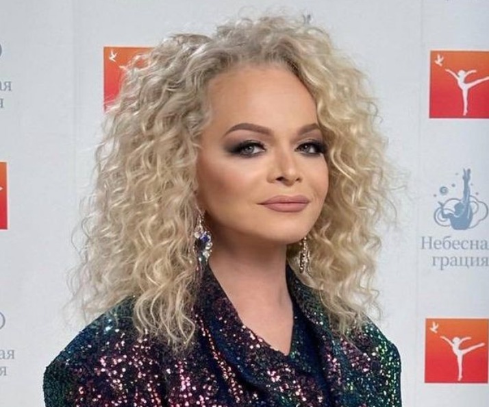 поздравление от Лариса Долина